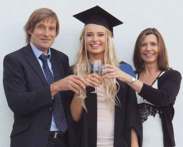 Guitarist Sophie Lloyd Parents: Sue And Graham Lloyd - NEWSTARS Education