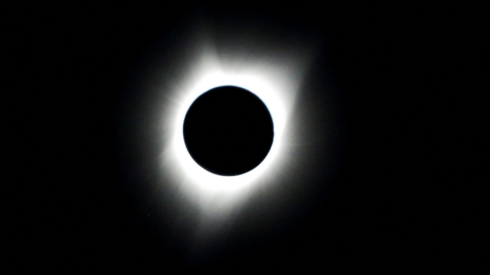 Google joins total solar eclipse 2024 mania with a special animation. Seen the video yet?